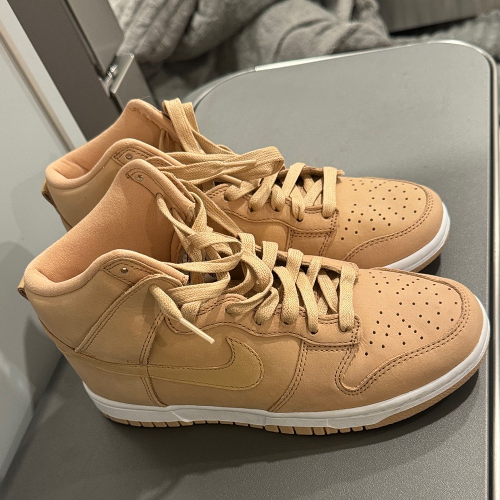 Nike Women’s dunk size 6.5